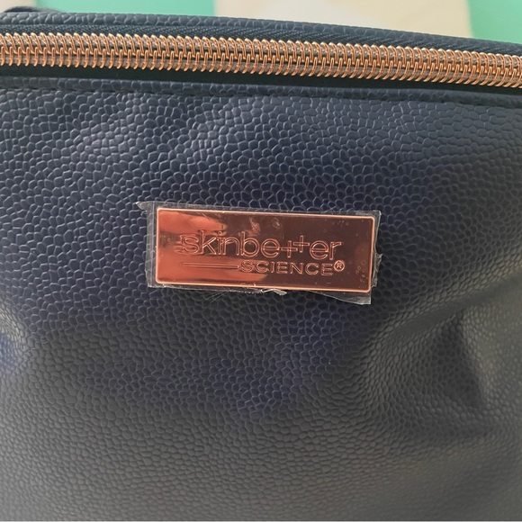 Cosmetics bag - Picture 2 of 4